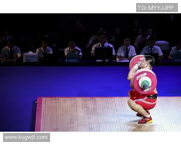 刚刚，花垣石禅龙全运会举重109公斤级竞赛夺银！